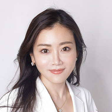 医師 秋山 和子